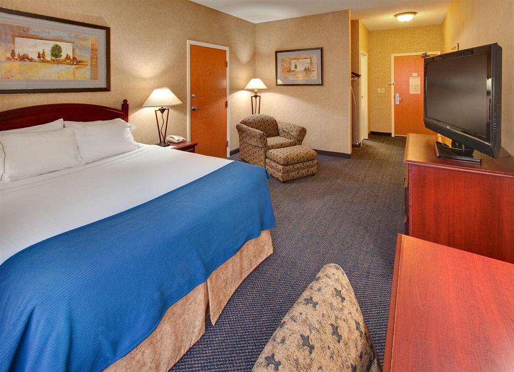 Holiday Inn Express Jamestown By Ihg Exteriér fotografie